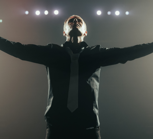 Let Me Entertain You – A Tribute to Robbie Williams